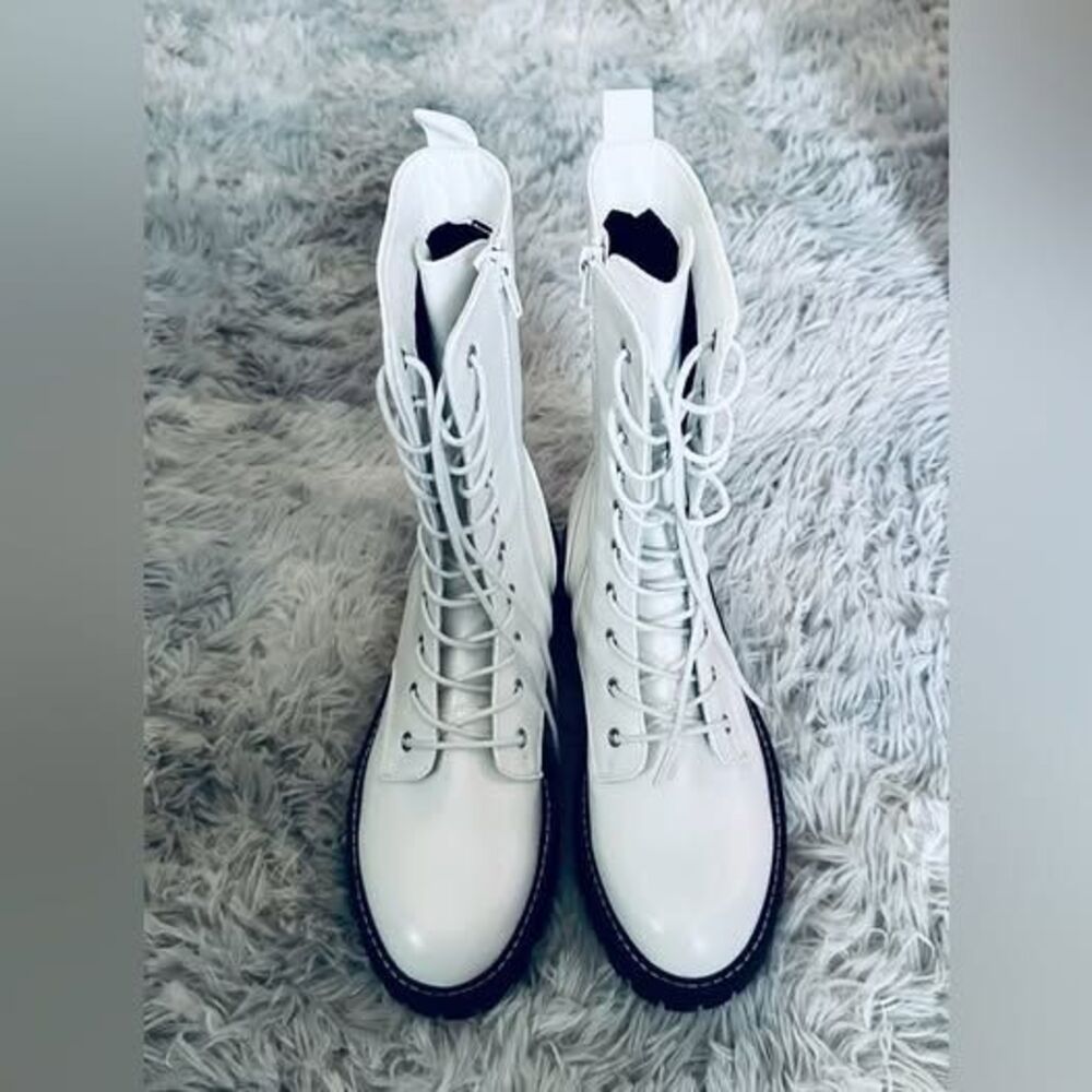 Mid Shaft Lug Sole Combat White Boot Women's Size 8.5 M
